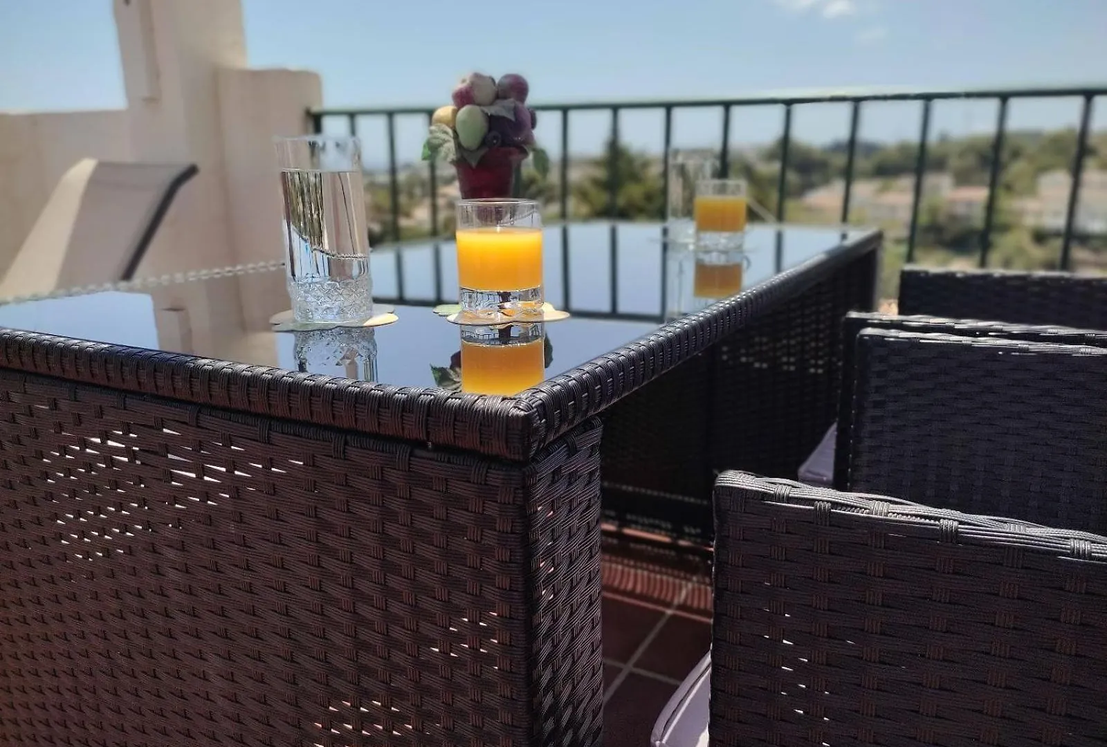 2 Bedrooms Sea View Apartment In Calahonda Sitio de Calahonda