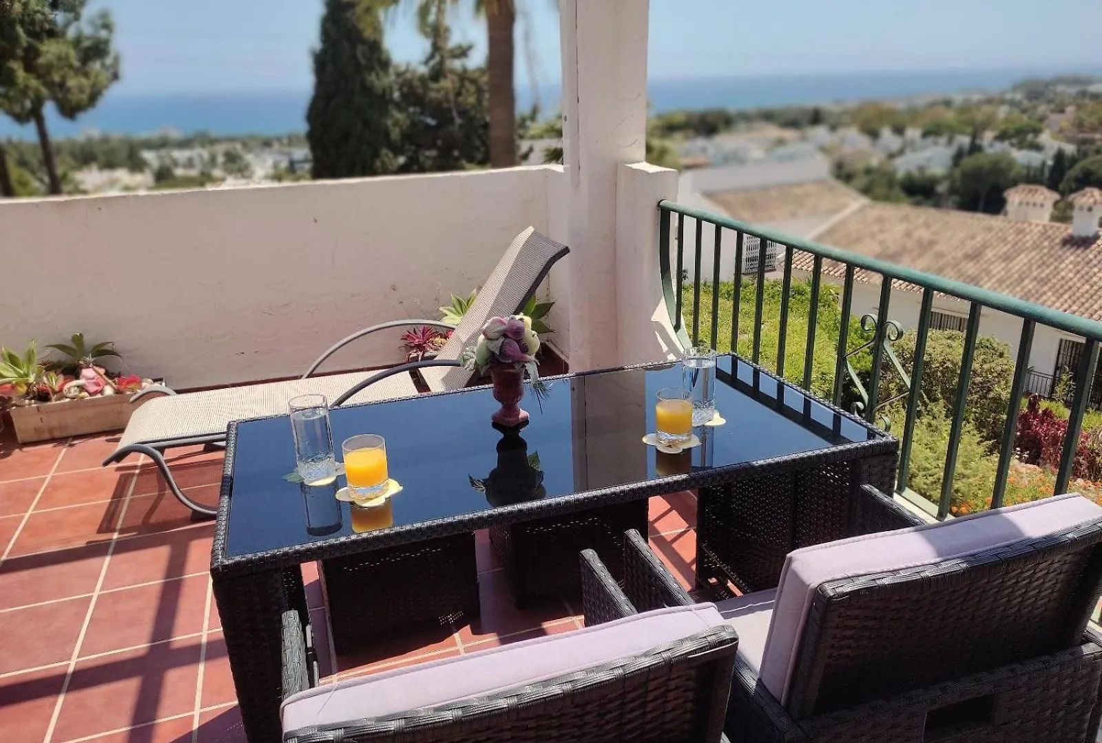 2 Bedrooms Sea View Apartment In Calahonda Sitio de Calahonda