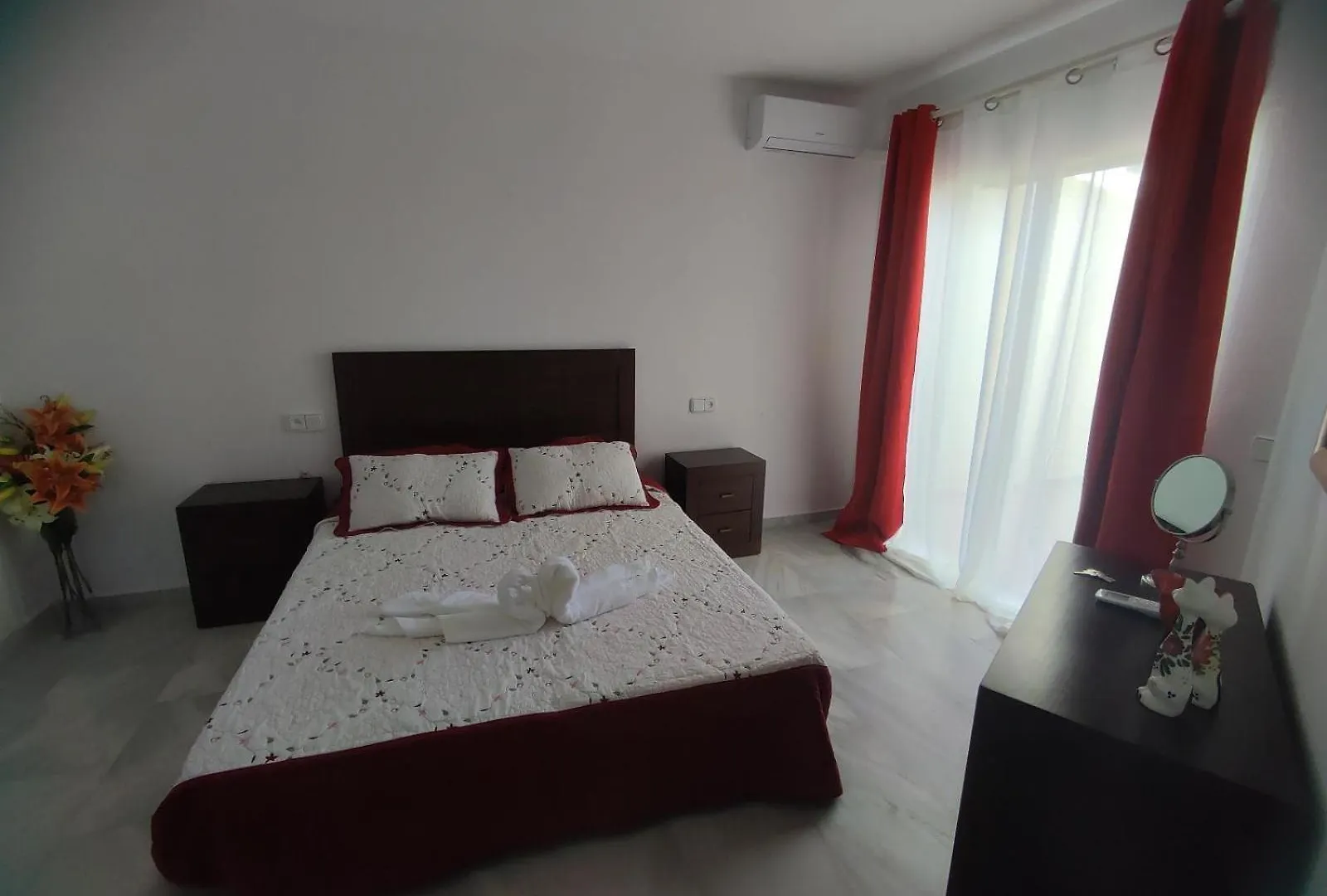2 Bedrooms Sea View Apartment In Calahonda Sitio de Calahonda