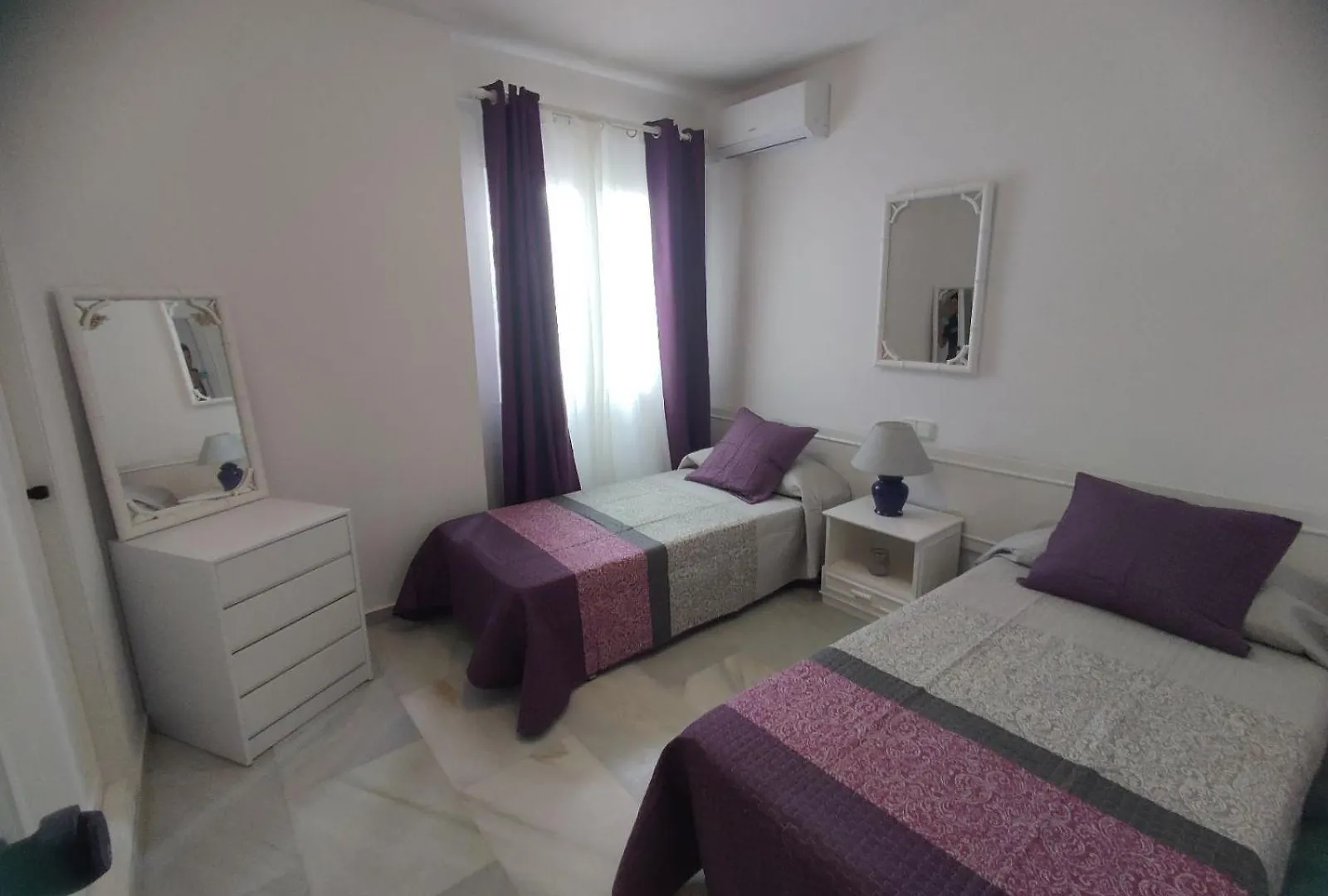 2 Bedrooms Sea View Apartment In Calahonda Sitio de Calahonda