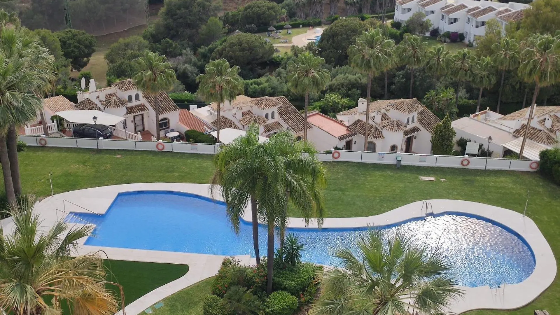 2 Bedrooms Sea View Apartment In Calahonda Sitio de Calahonda